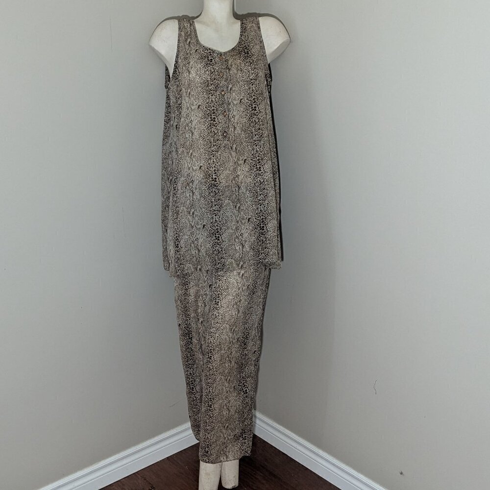 Halston Intimates Gauzy Cheetah Print Lounge wear set sz L Pajamas